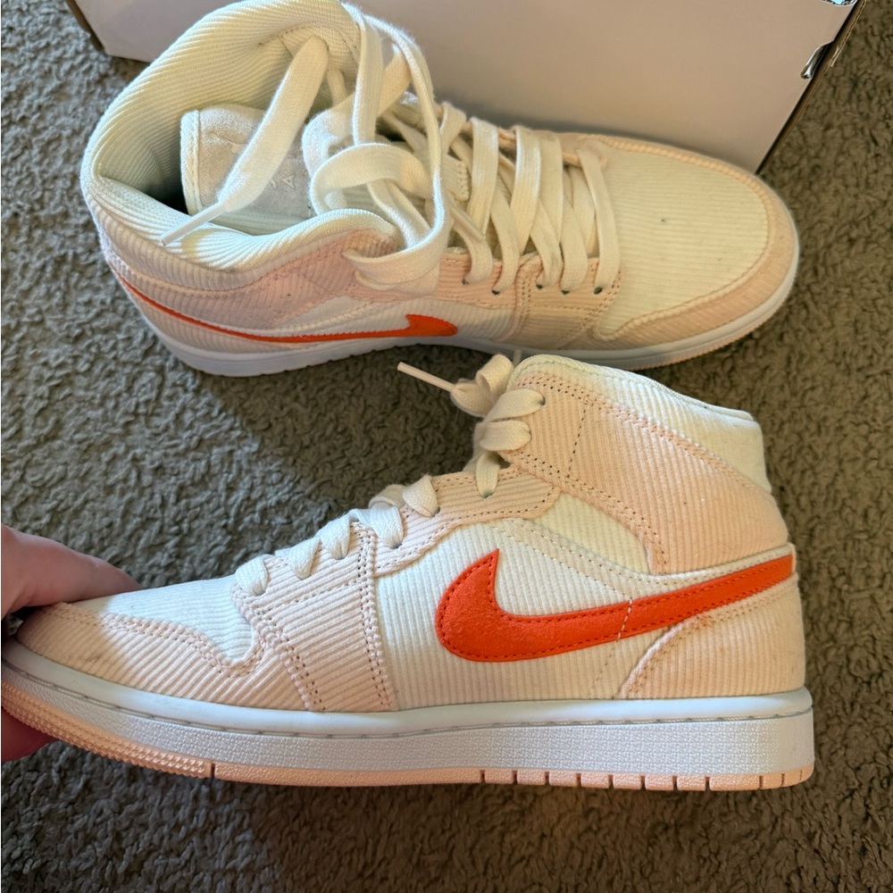 Nike women’s High-Top Sneakers - Cream and Orange